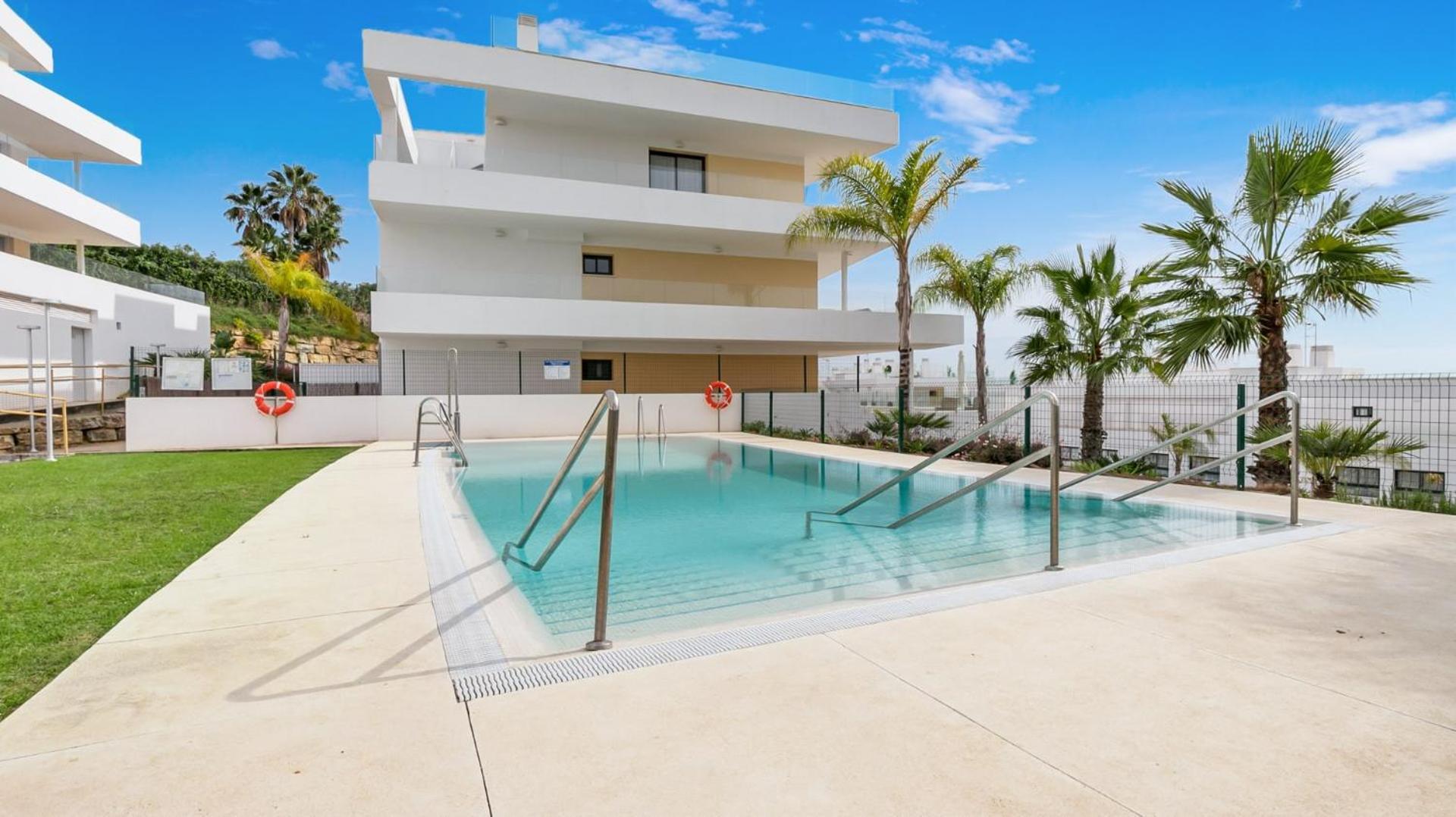 Apartamento Vivi Homes - Roli Pool, Terrace, Golf & Estepona